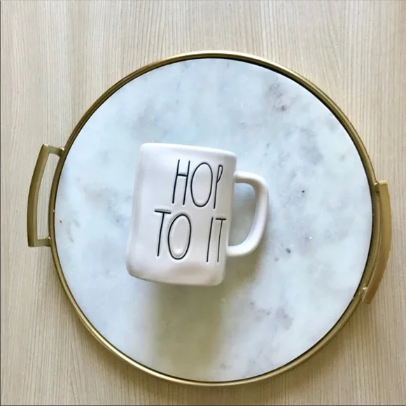 SET OF FOUR Rae Dunn Easter Mug Set - Picture 9 of 12